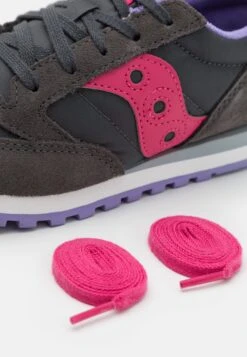 Saucony Jazz Original UnisexSneakers BasseGrey/Pink/Purple Bambini Sneakers S2316D021-C11 -Nike Sportswear Negozio 1de3b13079884c8d9ea5ffe6bce6e1b7 scaled