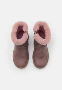 Friboo StivalettiMauve Bambini Stivali F5713I0FC-I11 -Nike Sportswear Negozio 3590d192b5654fedaff6898e9fa4ee9f scaled