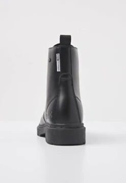 British Knights Stivaletti StringatiBlack Donna Stivaletti B2411N006-Q11 -Nike Sportswear Negozio 58d3443dc5a44932a456e0c3f859eef6 scaled