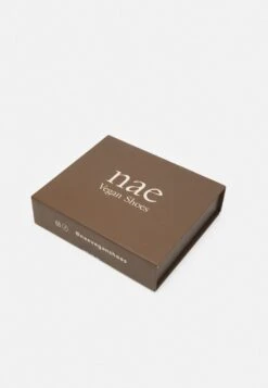 Shoe Cleaning KitProdotto Per La Cura Delle ScarpeTransparent Donna Cura Delle Scarpe NAR11J000-A11 -Nike Sportswear Negozio 6189653666cb4014b23283056a3be34d scaled