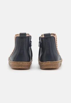 Bisgaard Siggi Scarpe Primi PassiDark Blue Bambini Stivali B5813I03Q-K11 -Nike Sportswear Negozio 7fbafb0b0899419982ac44d77bd3d6d9 scaled