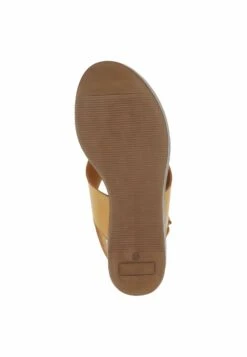 Caprice Zoccoli - Yellow -Nike Sportswear Negozio 8dd50c443a764e8489f6f1940b9d975d