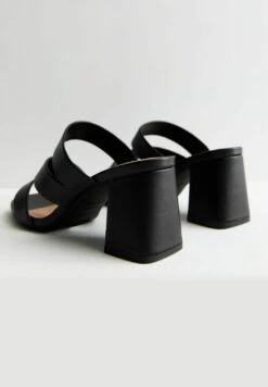 Wide Fit Asymmetric Block - Ciabattine - Black -Nike Sportswear Negozio a4db307dc5964e66ab94a24e620fe49a