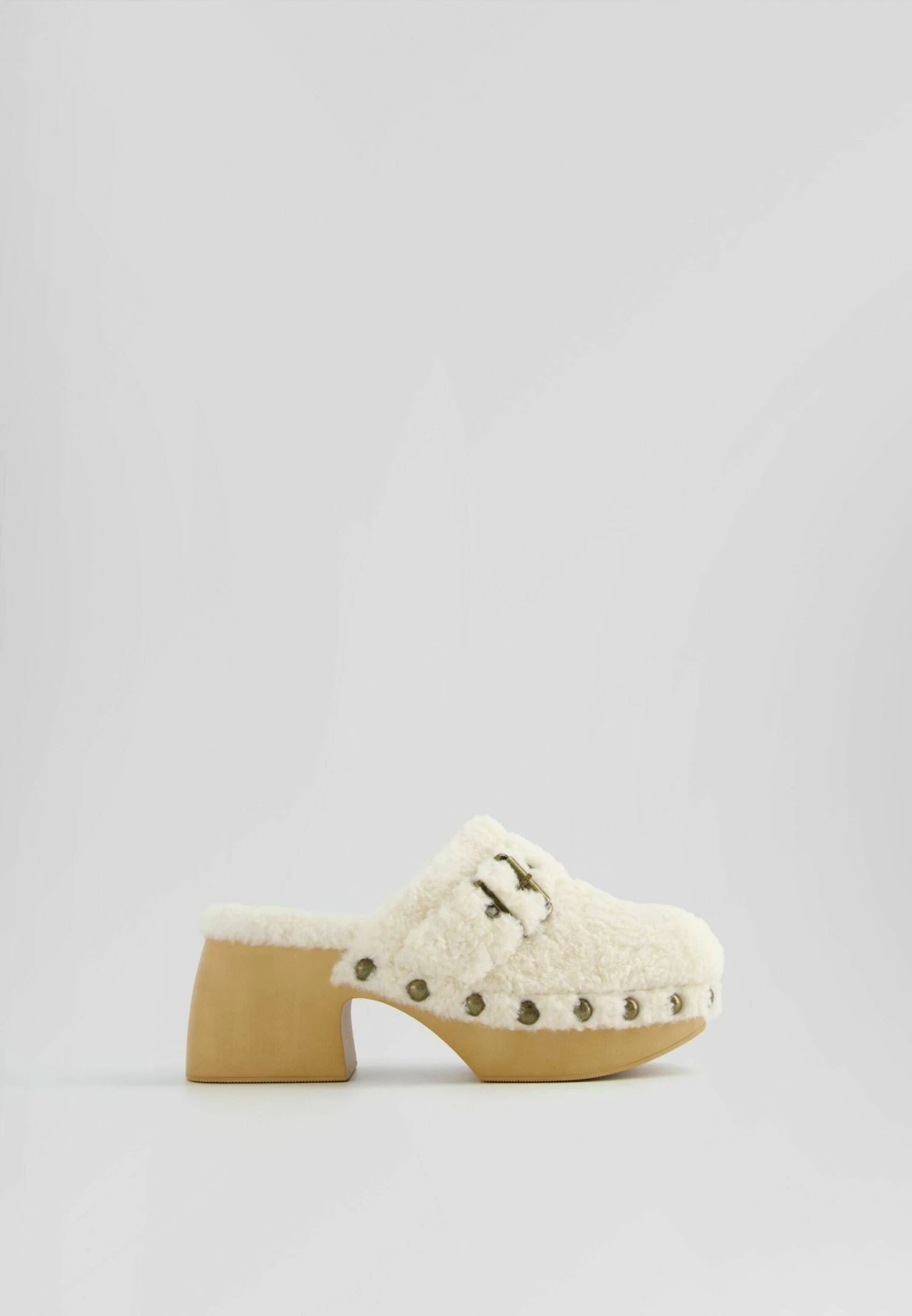 BERSHKA ZoccoliBeige Donna Ciabatte E Zoccoli BEJ11A0NV-B11 7 BERSHKA ZoccoliBeige Donna Ciabatte E Zoccoli BEJ11A0NV-B11 - immagine 7