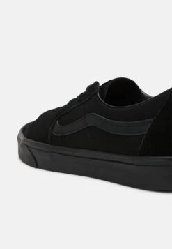 Vans Sk8 Low UnisexSneakers BasseBlack Uomo Sneaker VA215O052-Q13 13 Vans Sk8 Low UnisexSneakers BasseBlack Uomo Sneaker VA215O052-Q13 -Nike Sportswear Negozio d7f1c2c231654f779d398274a71479ff scaled