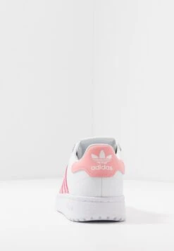 Adidas Originals Team Court Sneakers BasseFootwear White/Glow Pink/Core Black Bambini Sneakers AD116D0PK-A13 -Nike Sportswear Negozio e6061da55a5246e197ceff8c88976f45 scaled