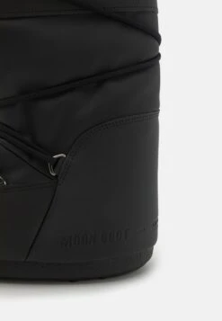 Moon Boot Icon Stivali Con I LacciBlack Uomo Stivaletti/Stivali M4512L002-Q11 -Nike Sportswear Negozio f8a816c7092045388c2355a93b9cbe38 scaled